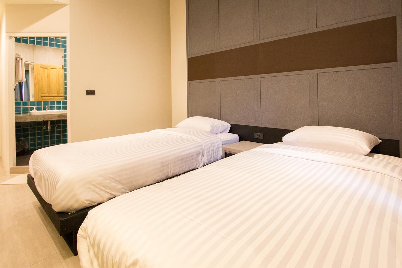 Lazy Sunday Hostel Бангкок Екстер'єр фото