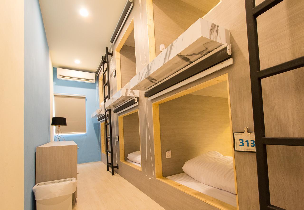 Lazy Sunday Hostel Бангкок Екстер'єр фото