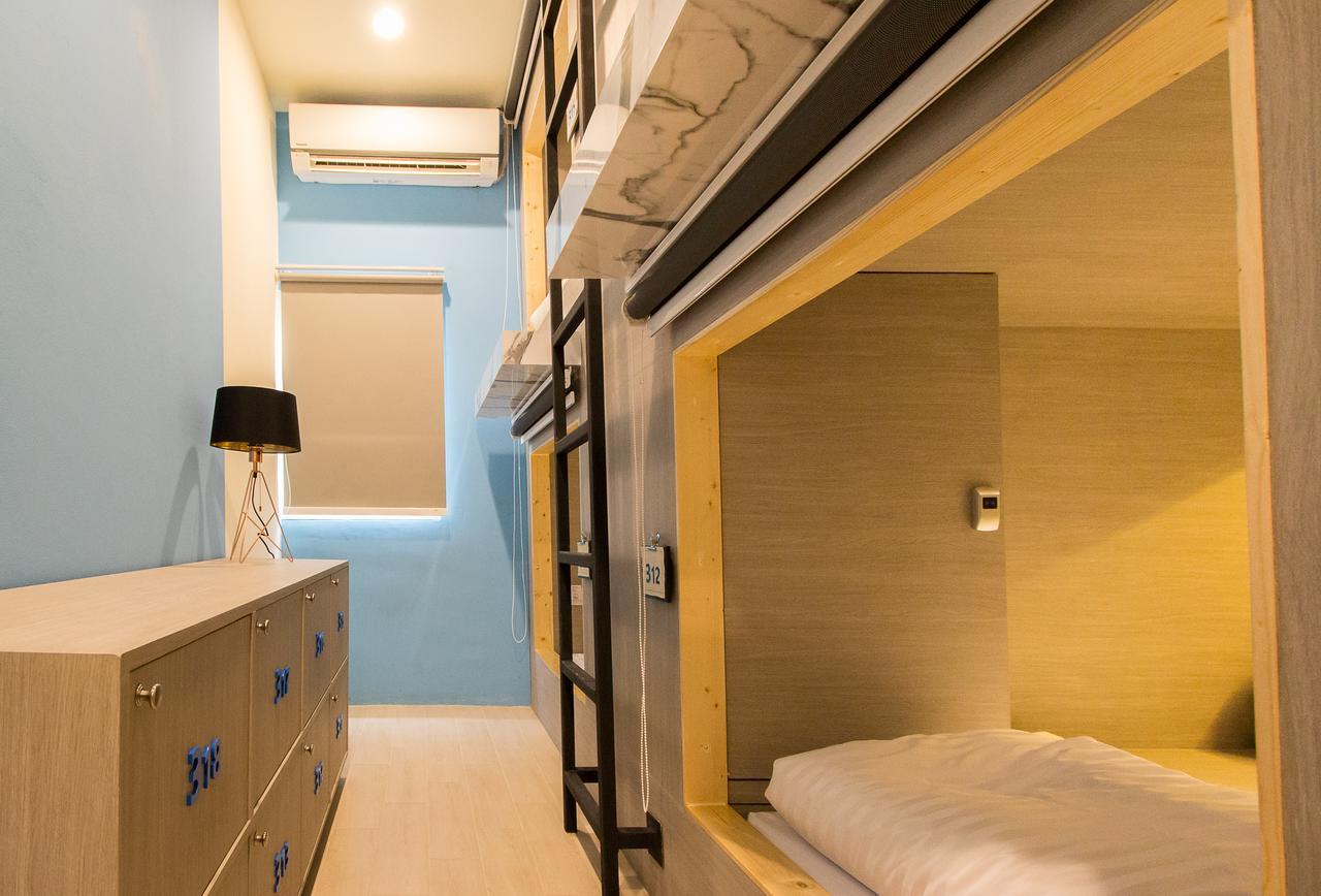 Lazy Sunday Hostel Бангкок Екстер'єр фото